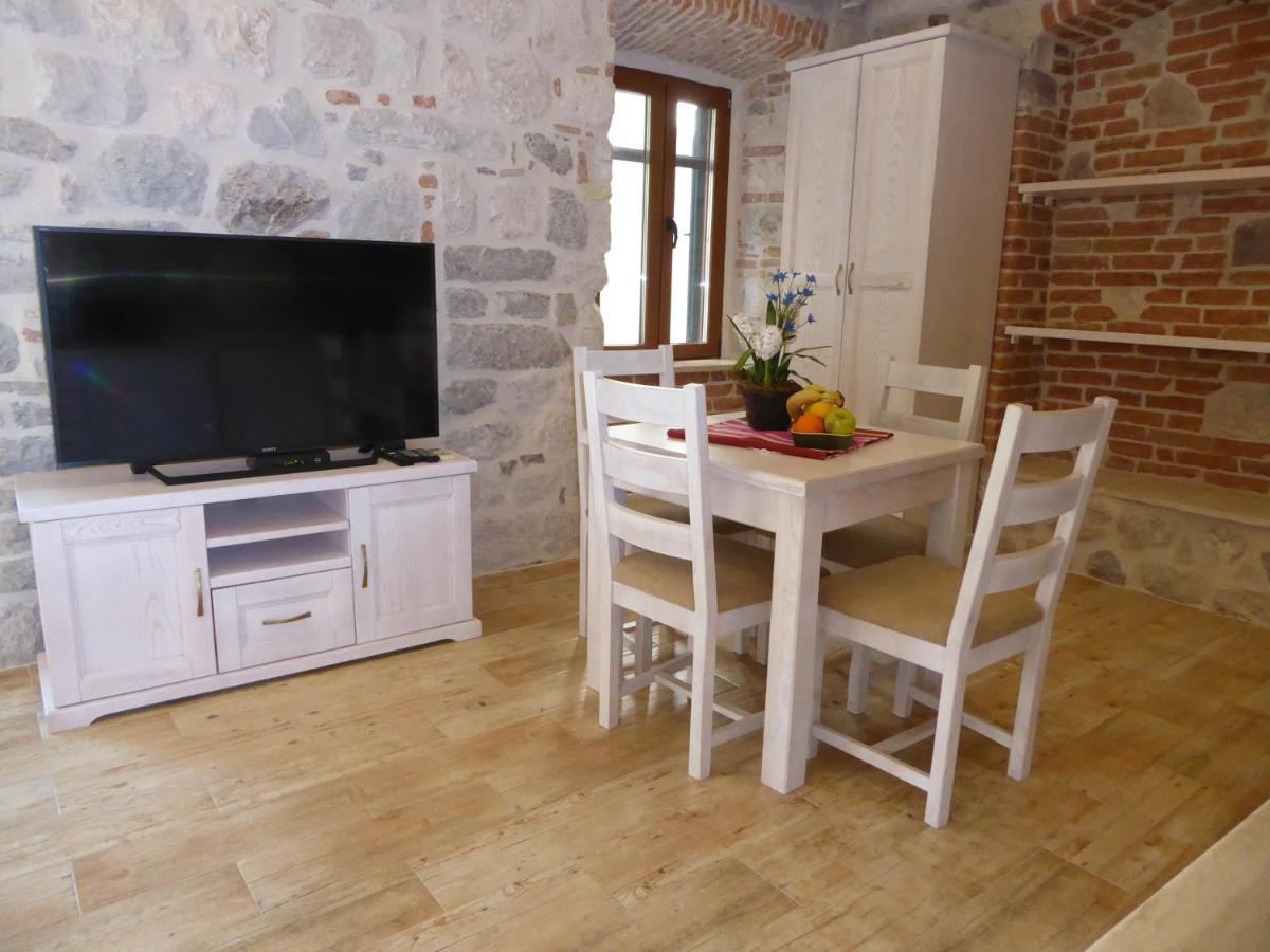 Apartaments Charlie Chaplin Kotor Exterior photo