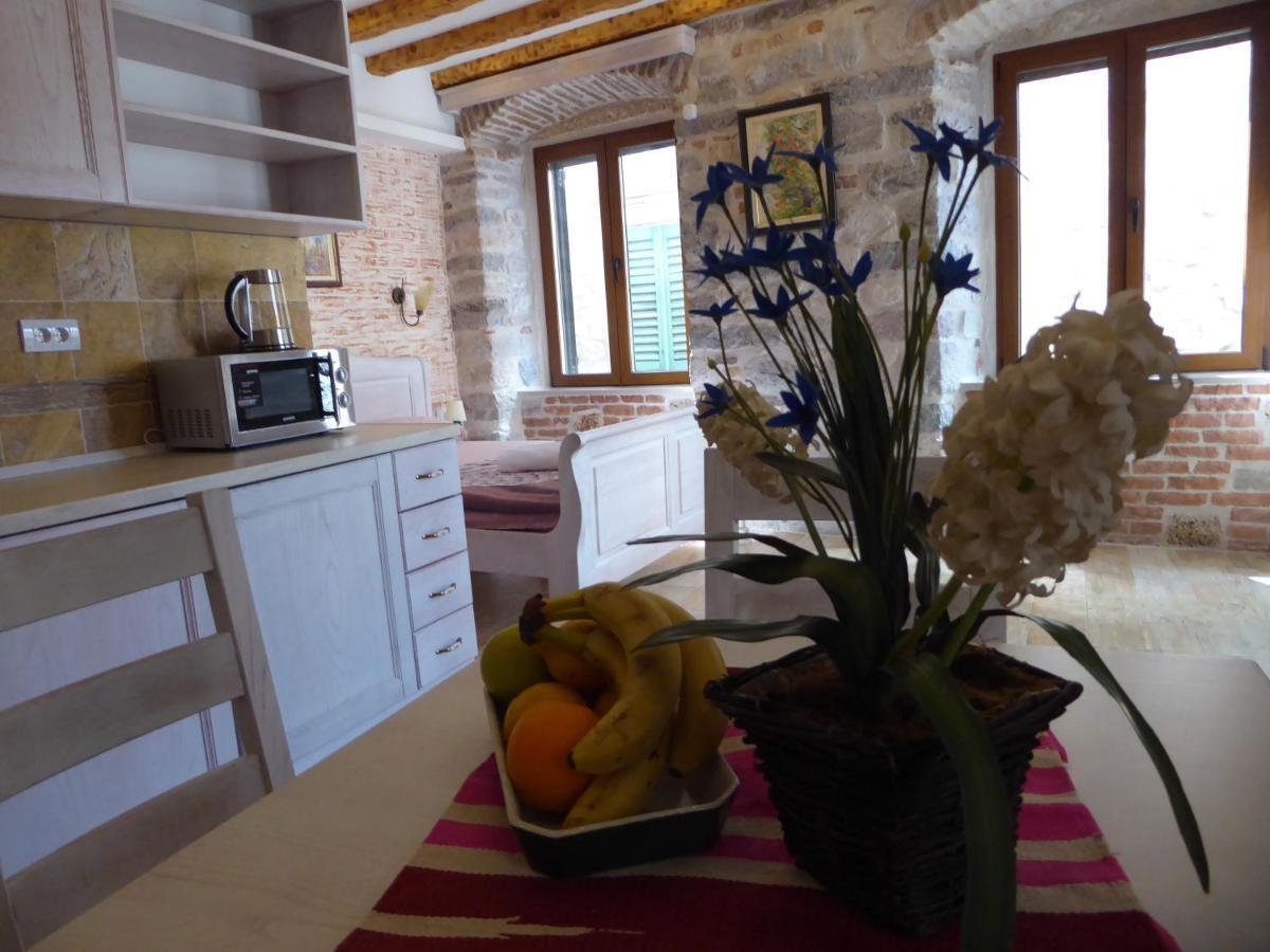 Apartaments Charlie Chaplin Kotor Exterior photo