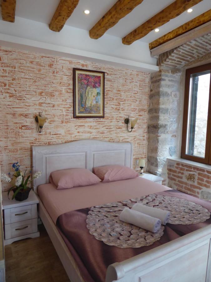 Apartaments Charlie Chaplin Kotor Exterior photo